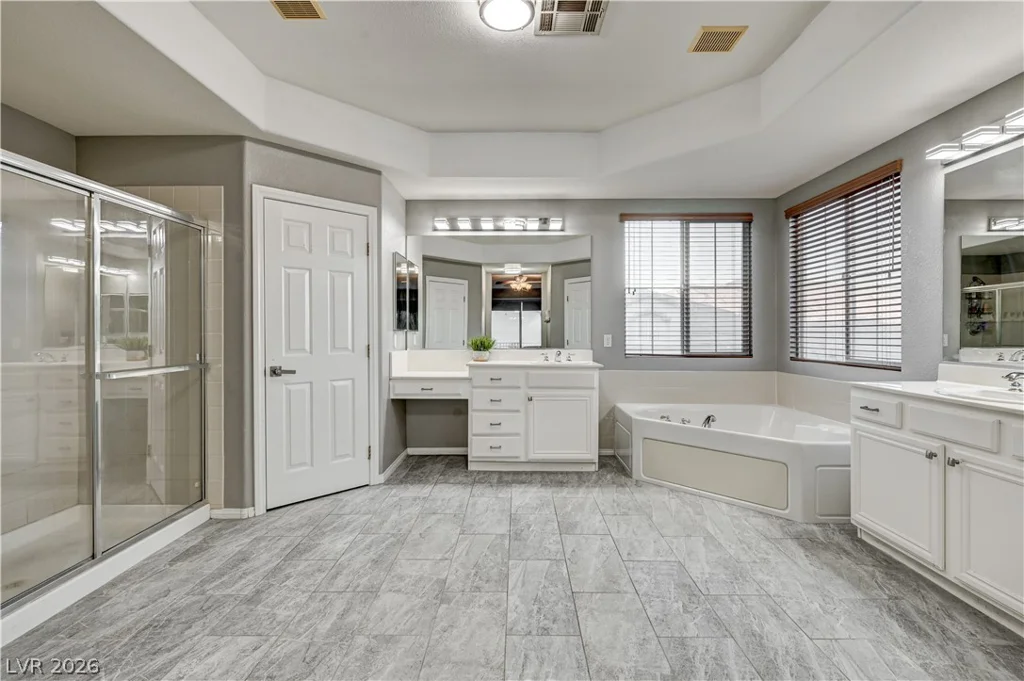 7821 Red Leaf, Las Vegas, NV 89131