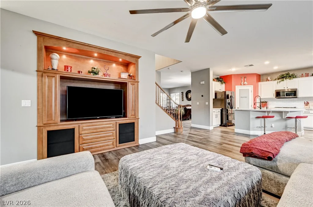 7821 Red Leaf, Las Vegas, NV 89131