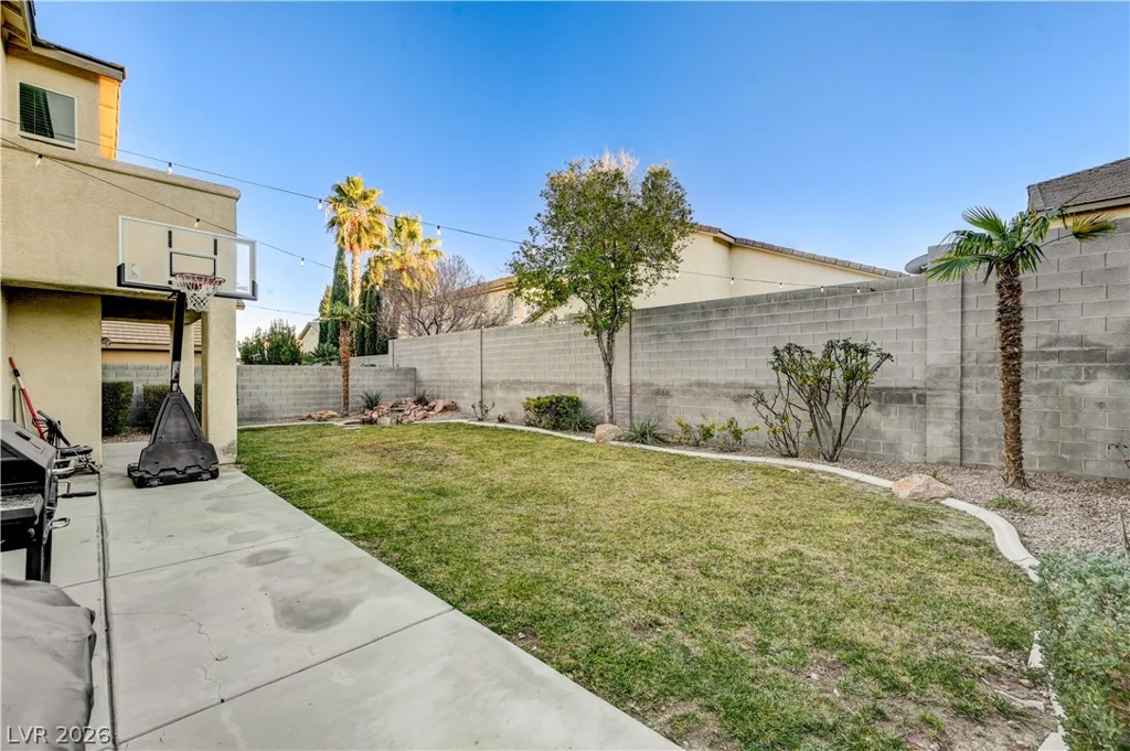 7821 Red Leaf, Las Vegas, NV 89131