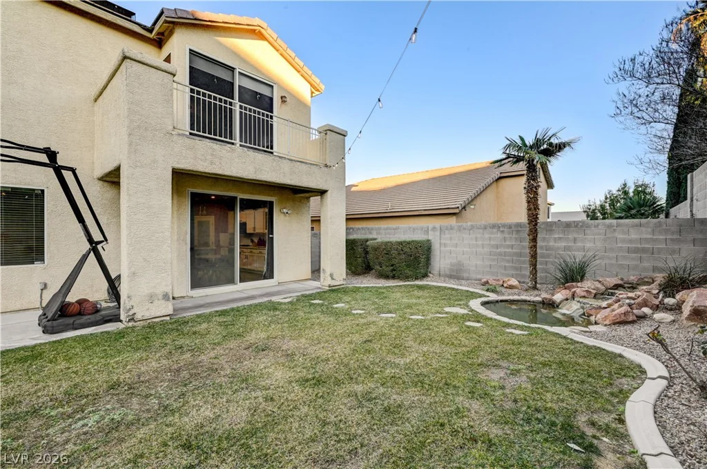 7821 Red Leaf, Las Vegas, NV 89131
