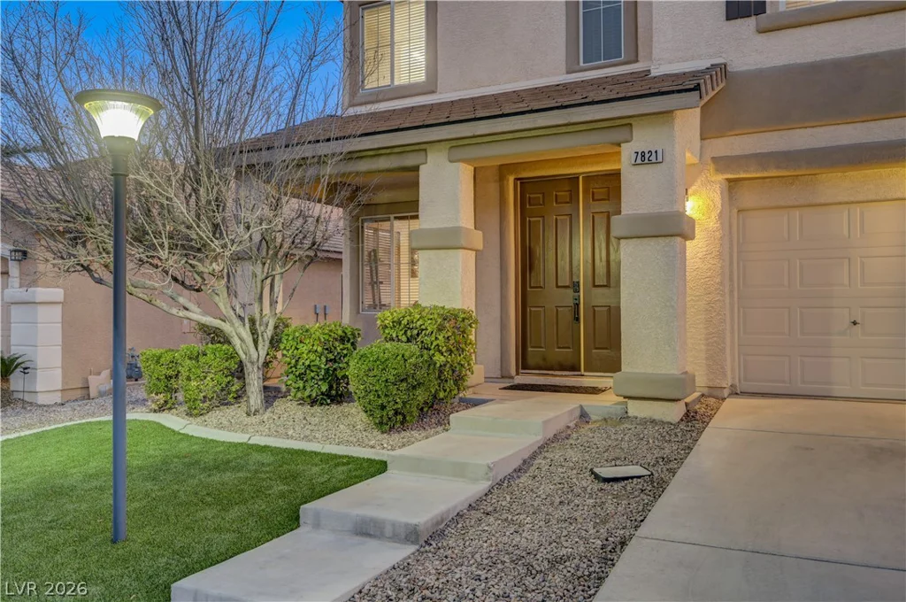 7821 Red Leaf, Las Vegas, NV 89131