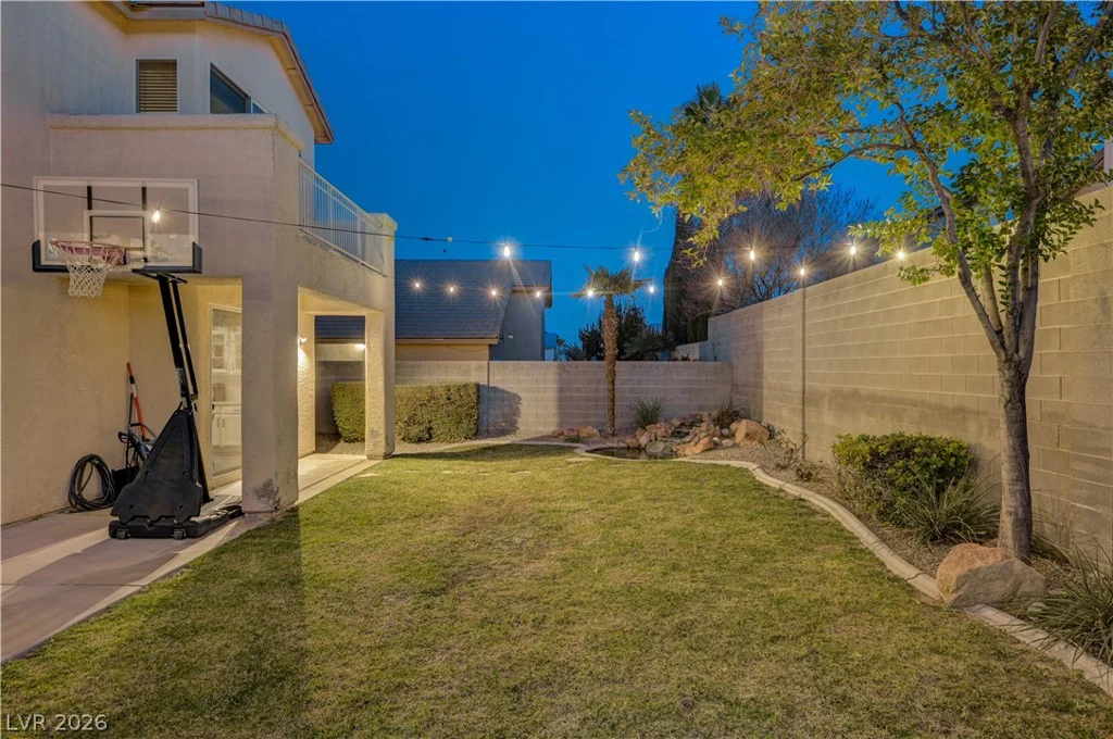 7821 Red Leaf, Las Vegas, NV 89131