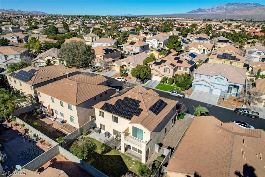 7821 Red Leaf, Las Vegas, NV 89131