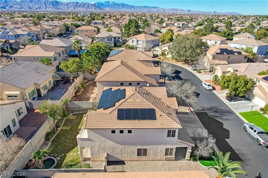 7821 Red Leaf, Las Vegas, NV 89131