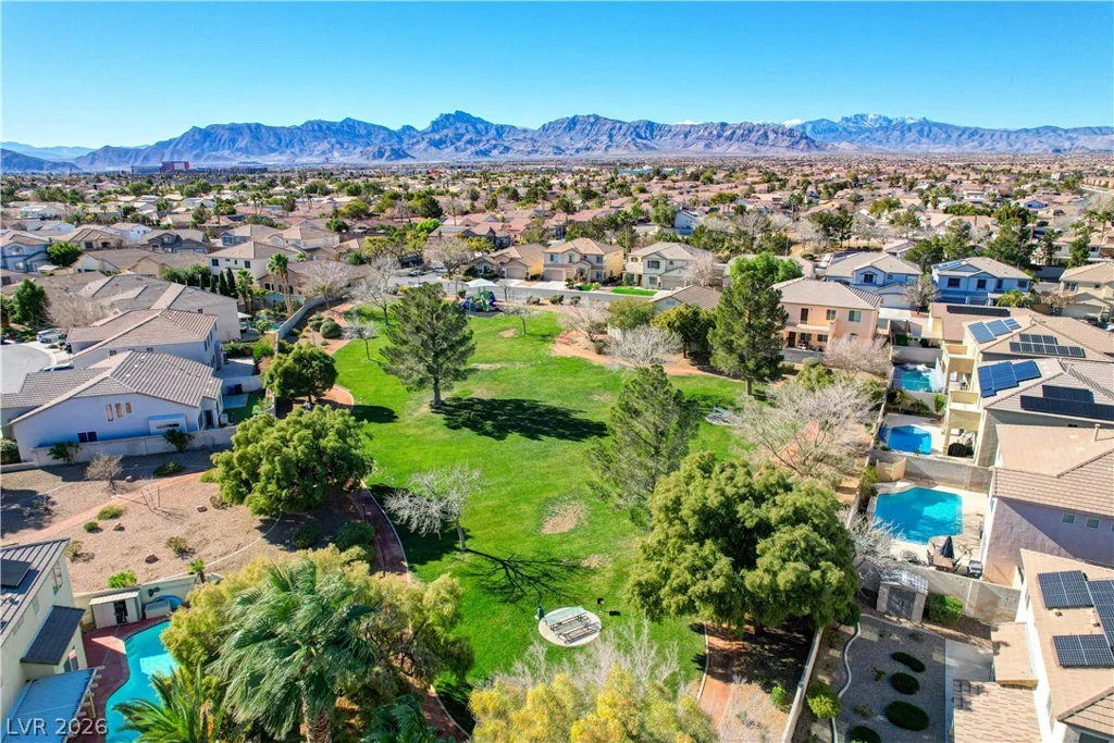 7821 Red Leaf, Las Vegas, NV 89131