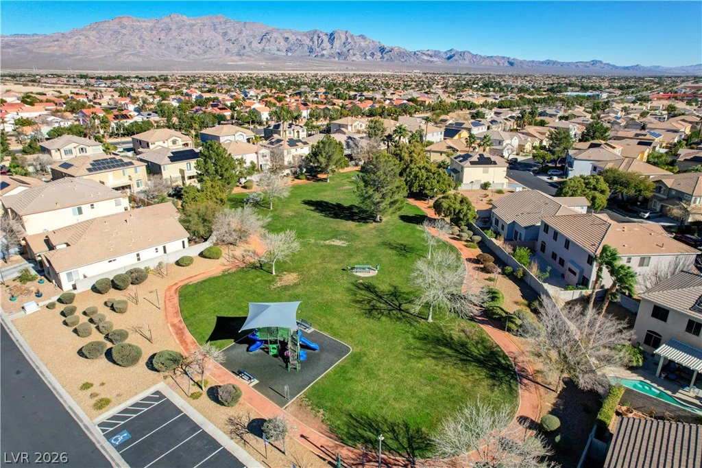7821 Red Leaf, Las Vegas, NV 89131