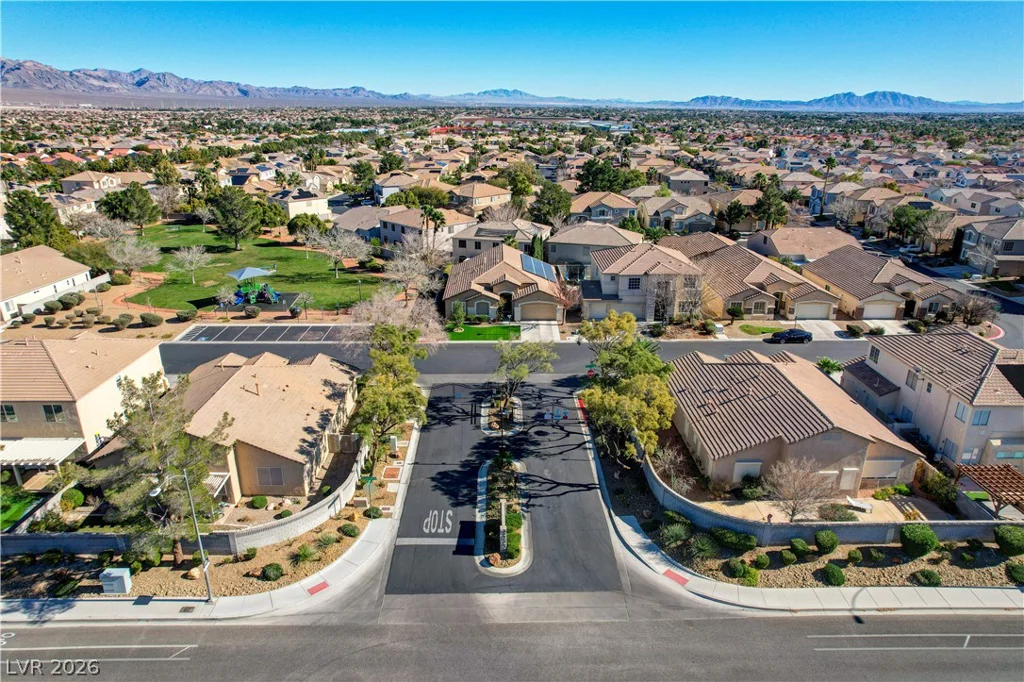 7821 Red Leaf, Las Vegas, NV 89131