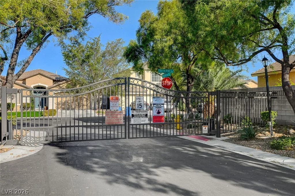 7821 Red Leaf, Las Vegas, NV 89131