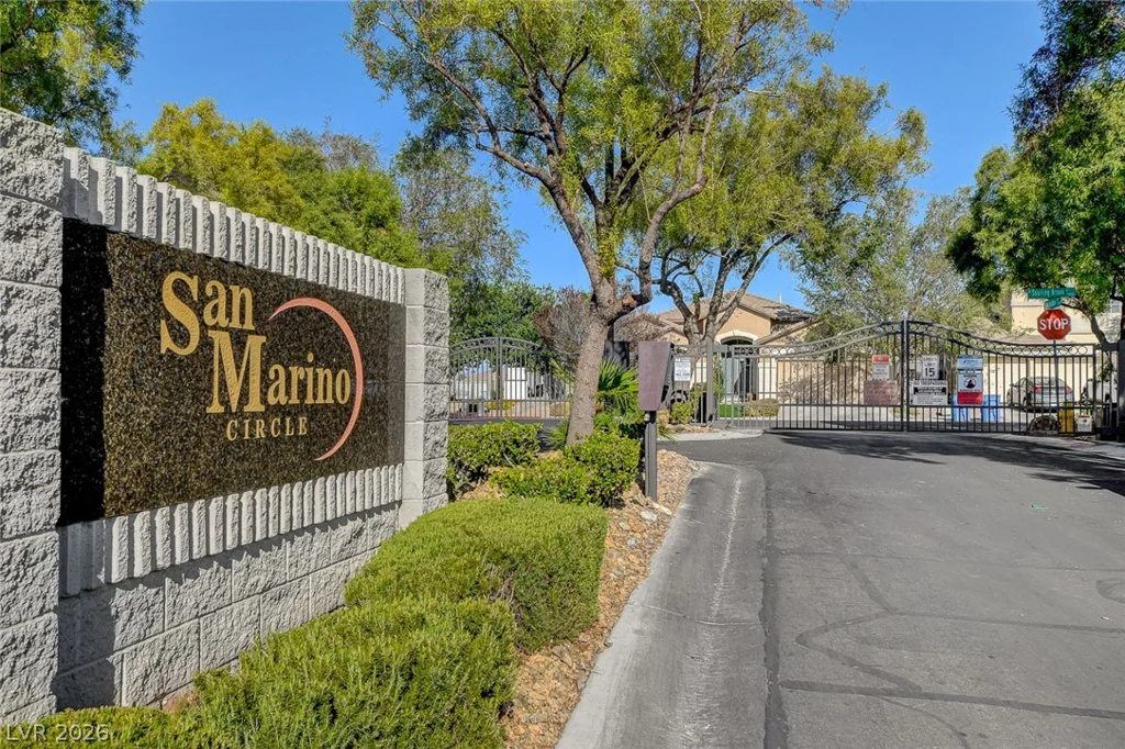 7821 Red Leaf, Las Vegas, NV 89131