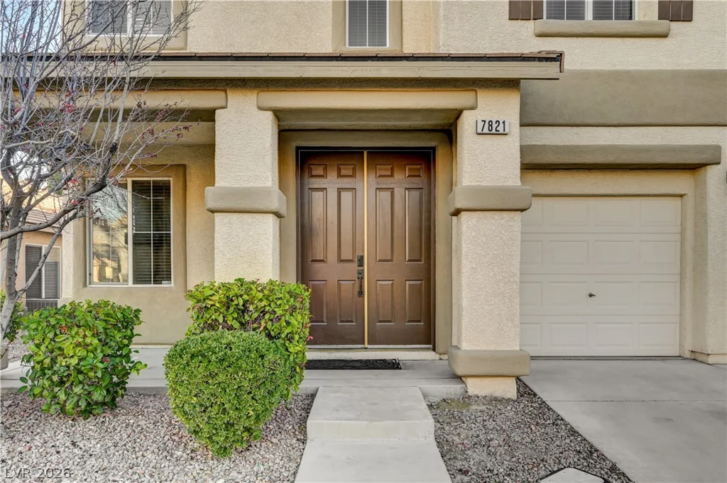 7821 Red Leaf, Las Vegas, NV 89131