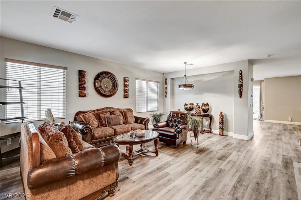 7821 Red Leaf, Las Vegas, NV 89131