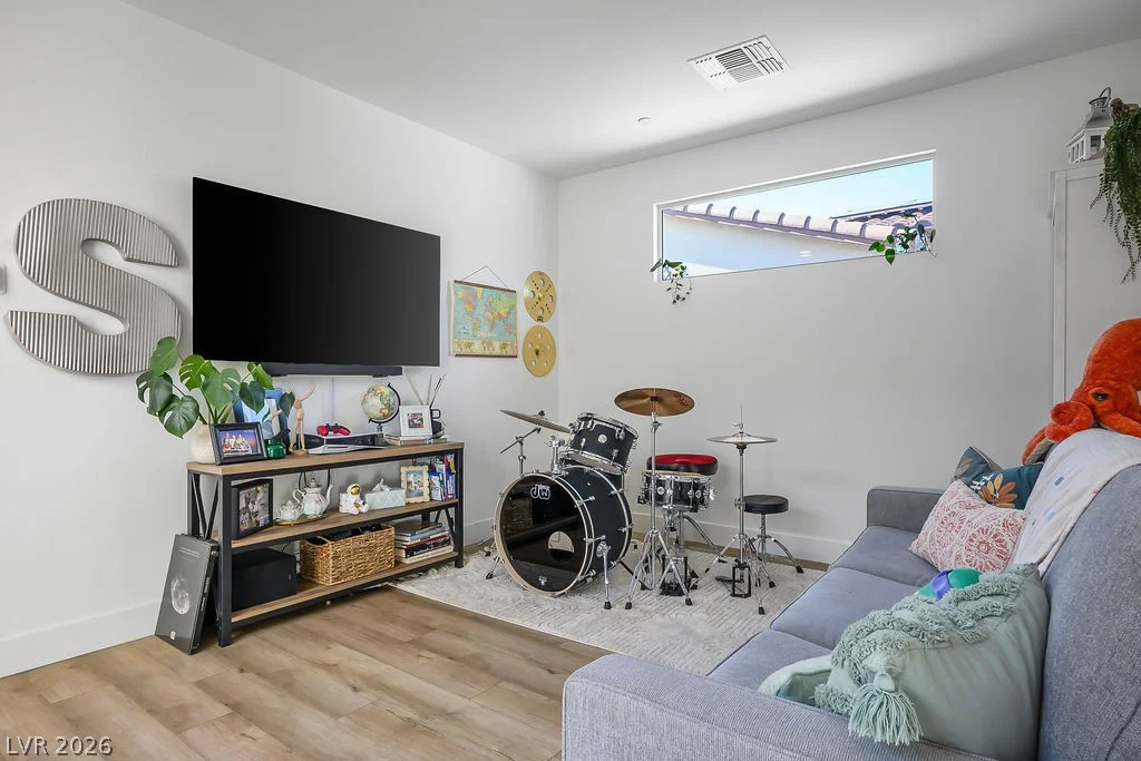 9990 Egan Valley, Las Vegas, NV 89166