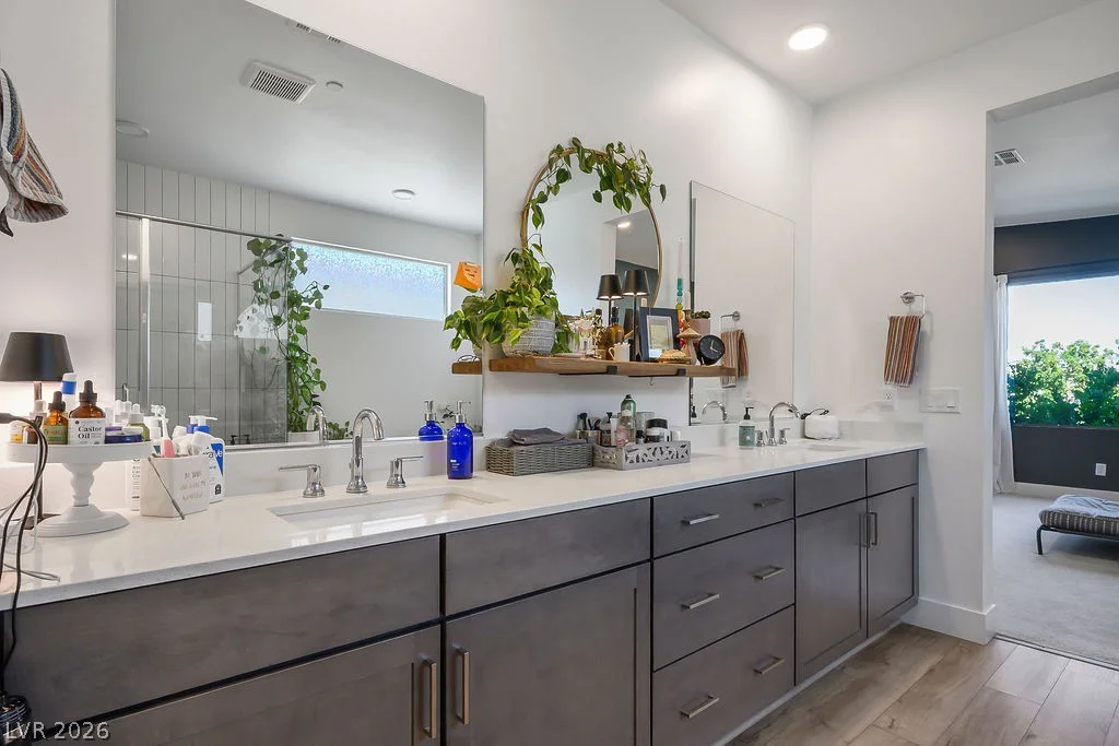9990 Egan Valley, Las Vegas, NV 89166