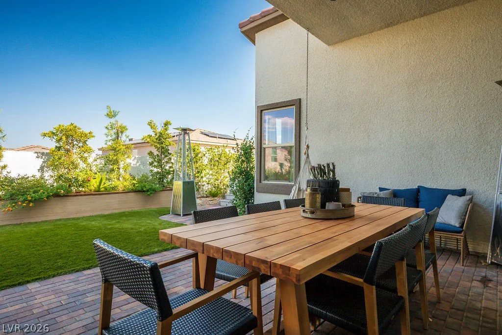 9990 Egan Valley, Las Vegas, NV 89166