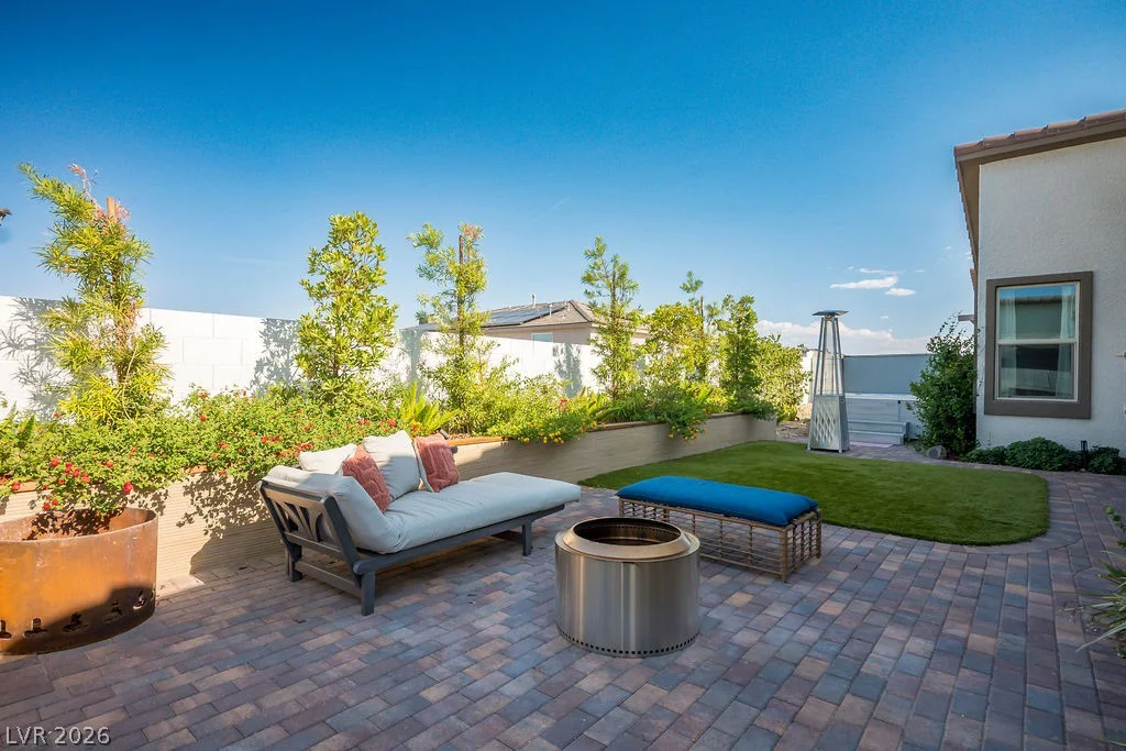 9990 Egan Valley, Las Vegas, NV 89166