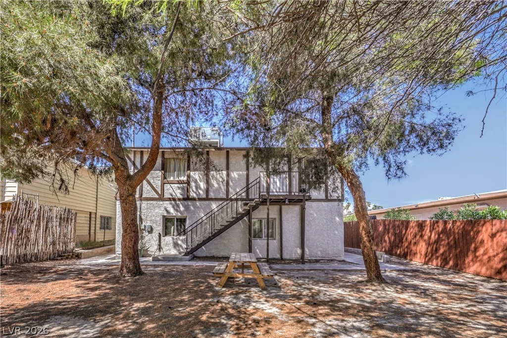 376 15th, Las Vegas, NV 89101