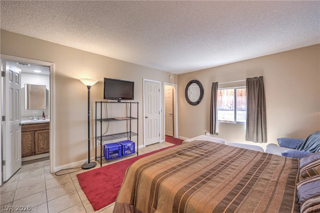 376 15th, Las Vegas, NV 89101