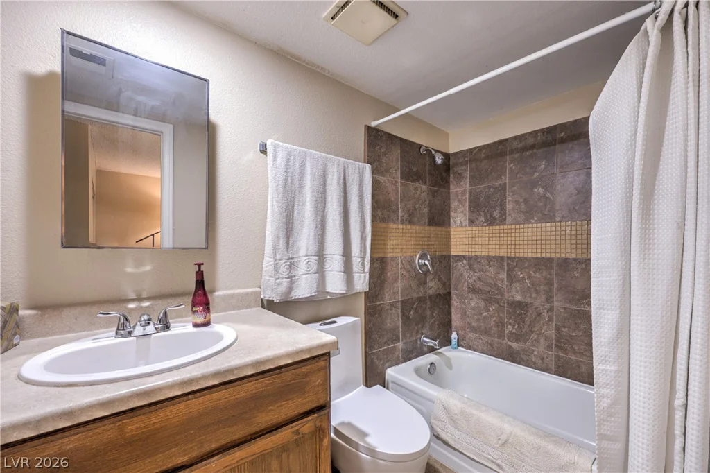 376 15th, Las Vegas, NV 89101