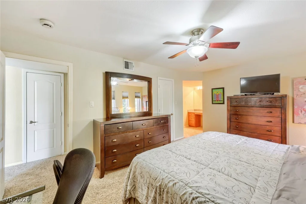746 Oakmont, Las Vegas, NV 89109