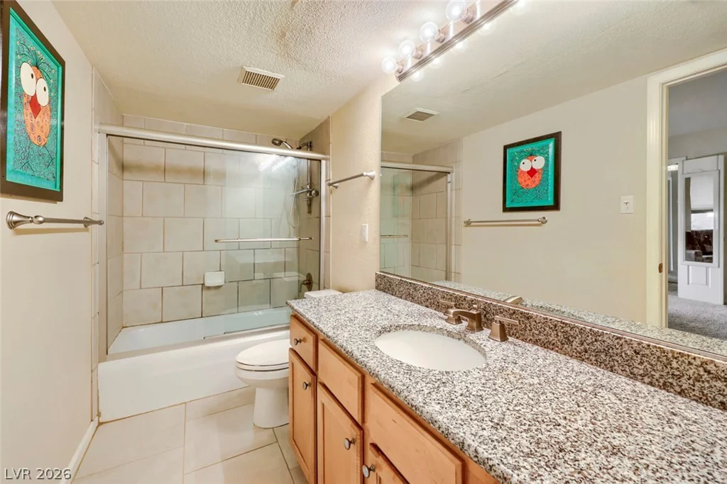 746 Oakmont, Las Vegas, NV 89109
