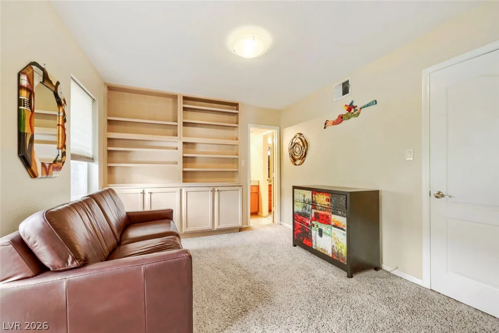746 Oakmont, Las Vegas, NV 89109