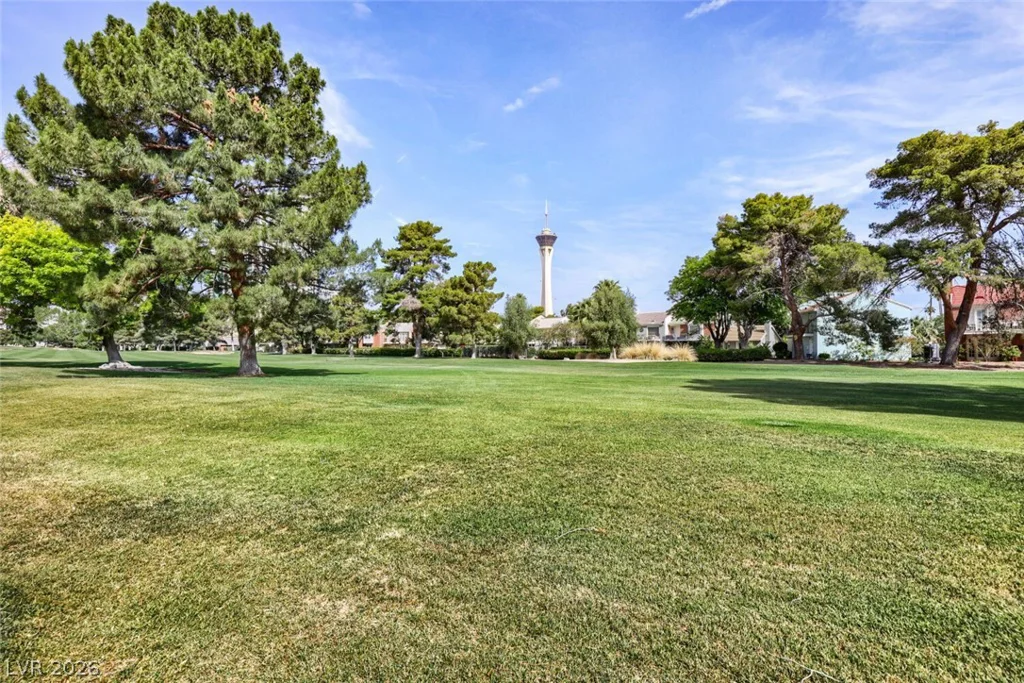 746 Oakmont, Las Vegas, NV 89109