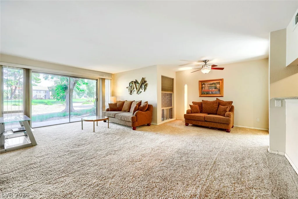 746 Oakmont, Las Vegas, NV 89109