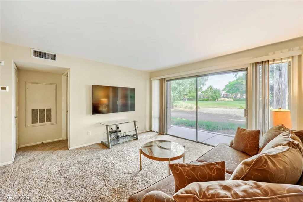 746 Oakmont, Las Vegas, NV 89109