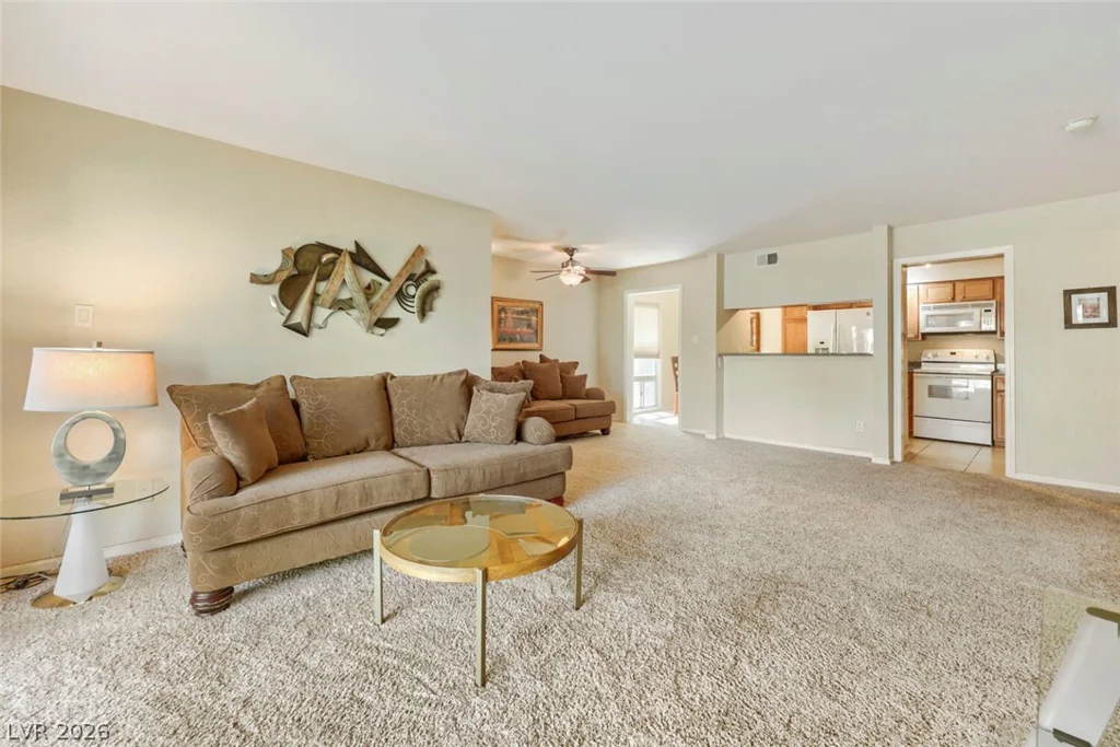 746 Oakmont, Las Vegas, NV 89109