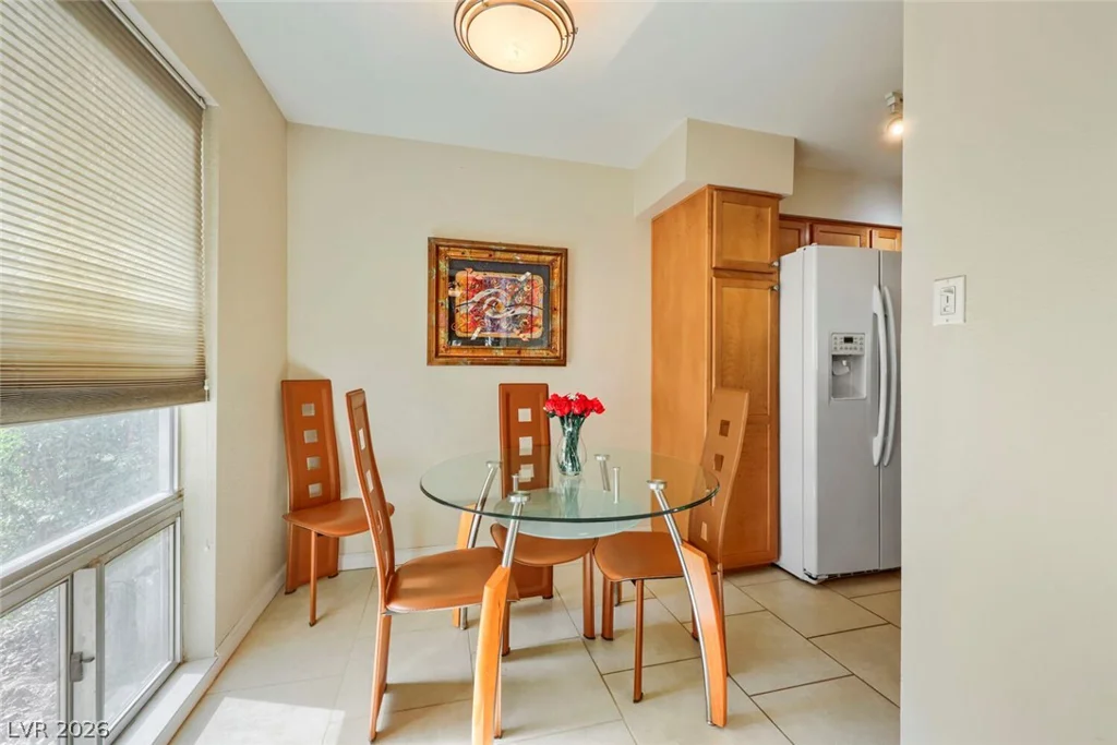 746 Oakmont, Las Vegas, NV 89109
