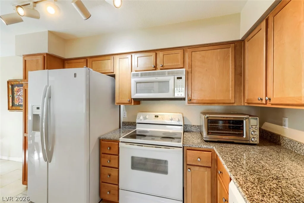 746 Oakmont, Las Vegas, NV 89109