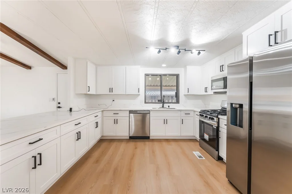 3361 Gulf Shores, Las Vegas, NV 89122