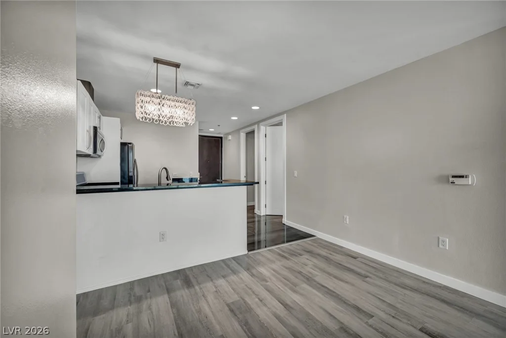 4525 Dean Martin, Las Vegas, NV 89103