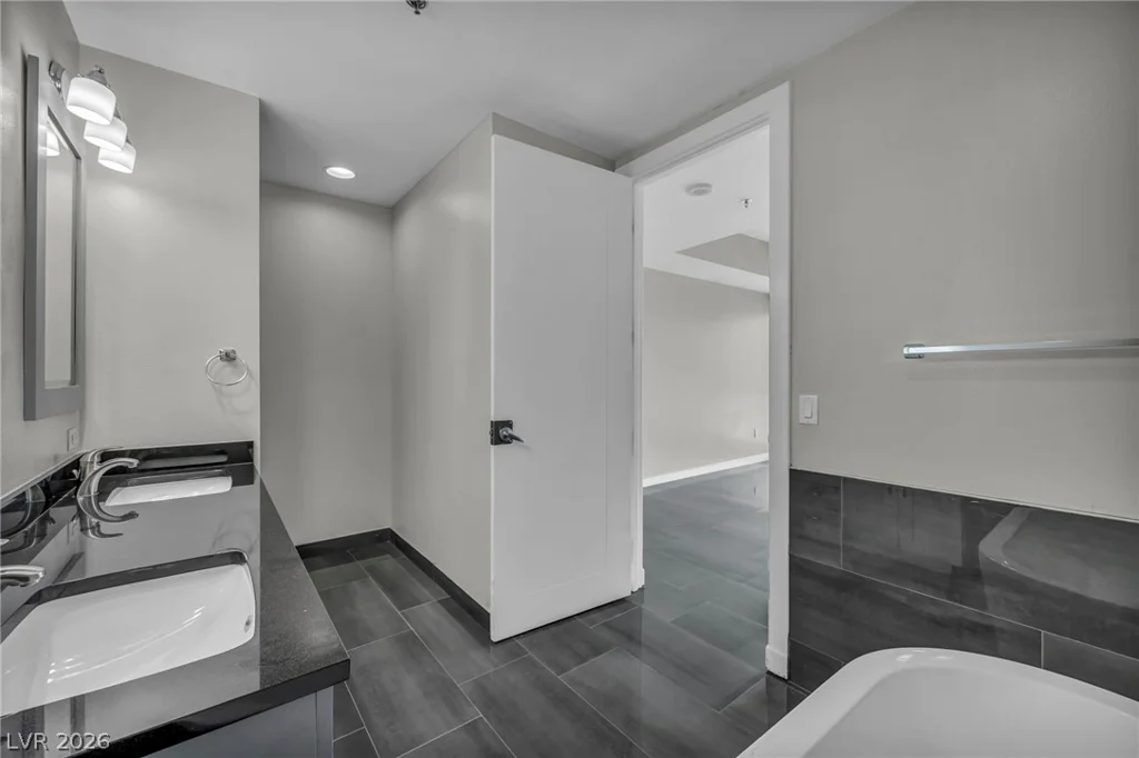 4525 Dean Martin, Las Vegas, NV 89103