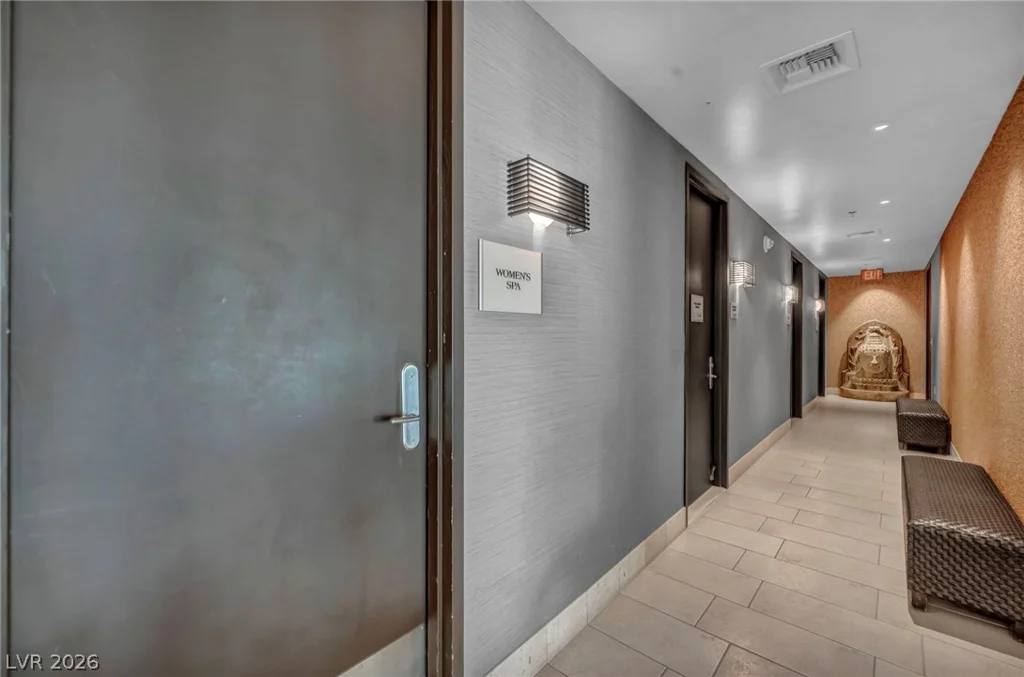 4525 Dean Martin, Las Vegas, NV 89103