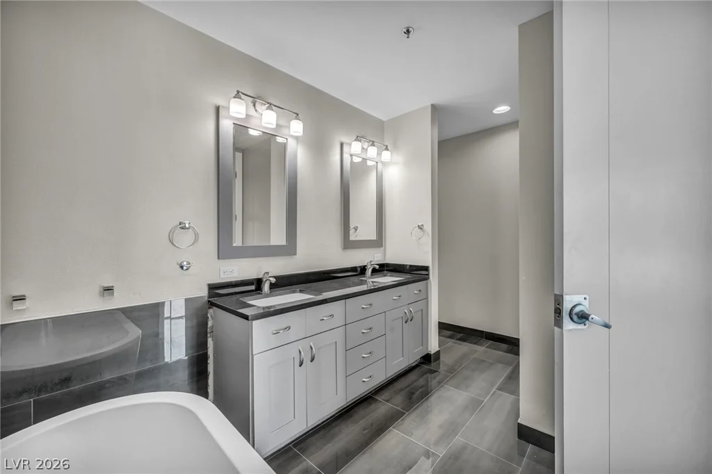 4525 Dean Martin, Las Vegas, NV 89103