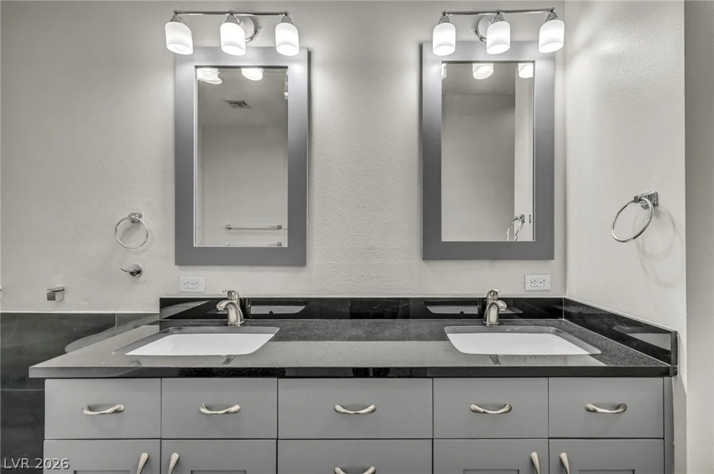 4525 Dean Martin, Las Vegas, NV 89103