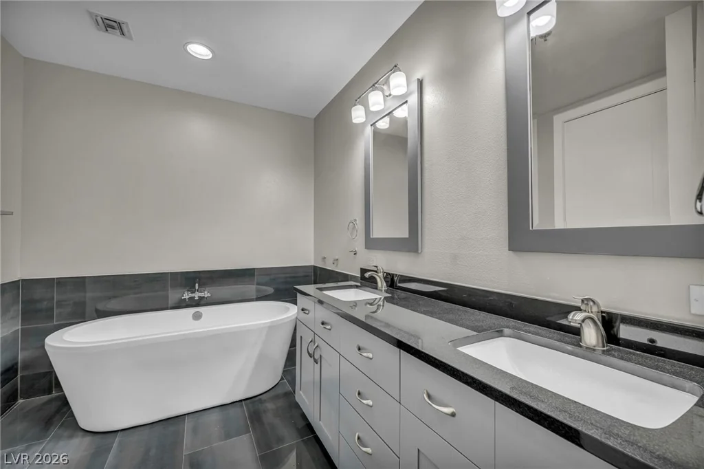 4525 Dean Martin, Las Vegas, NV 89103
