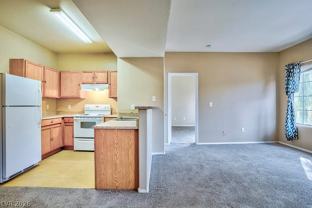 2161 Hussium Hills, Las Vegas, NV 89108