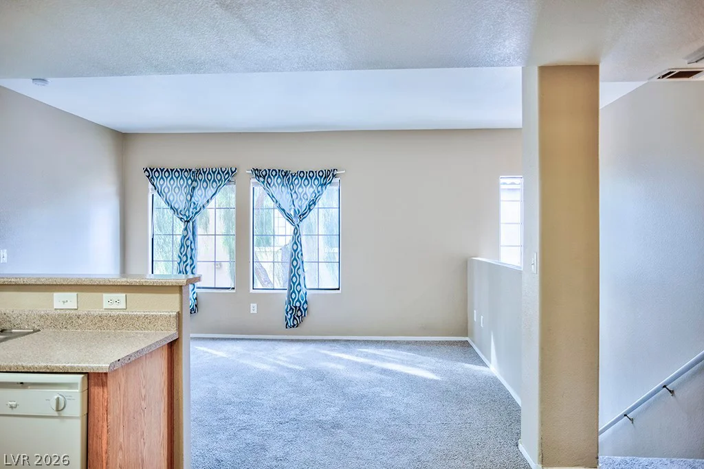 2161 Hussium Hills, Las Vegas, NV 89108