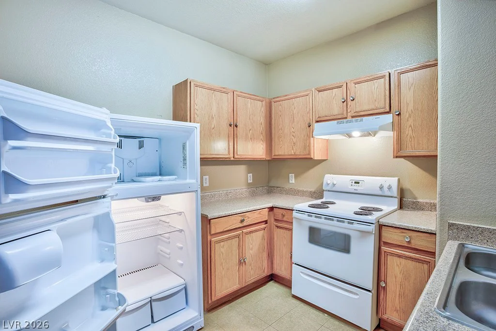 2161 Hussium Hills, Las Vegas, NV 89108