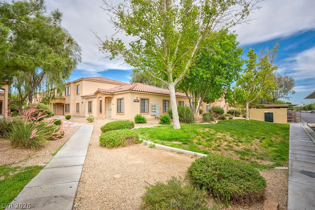 2161 Hussium Hills, Las Vegas, NV 89108