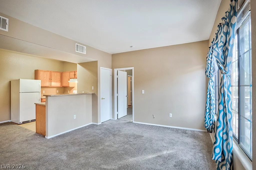 2161 Hussium Hills, Las Vegas, NV 89108