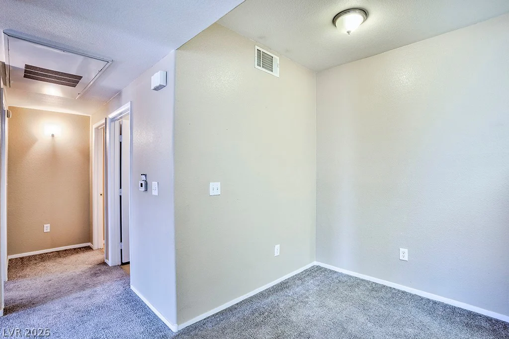 2161 Hussium Hills, Las Vegas, NV 89108