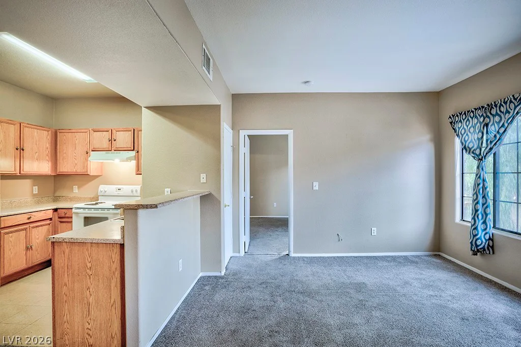 2161 Hussium Hills, Las Vegas, NV 89108