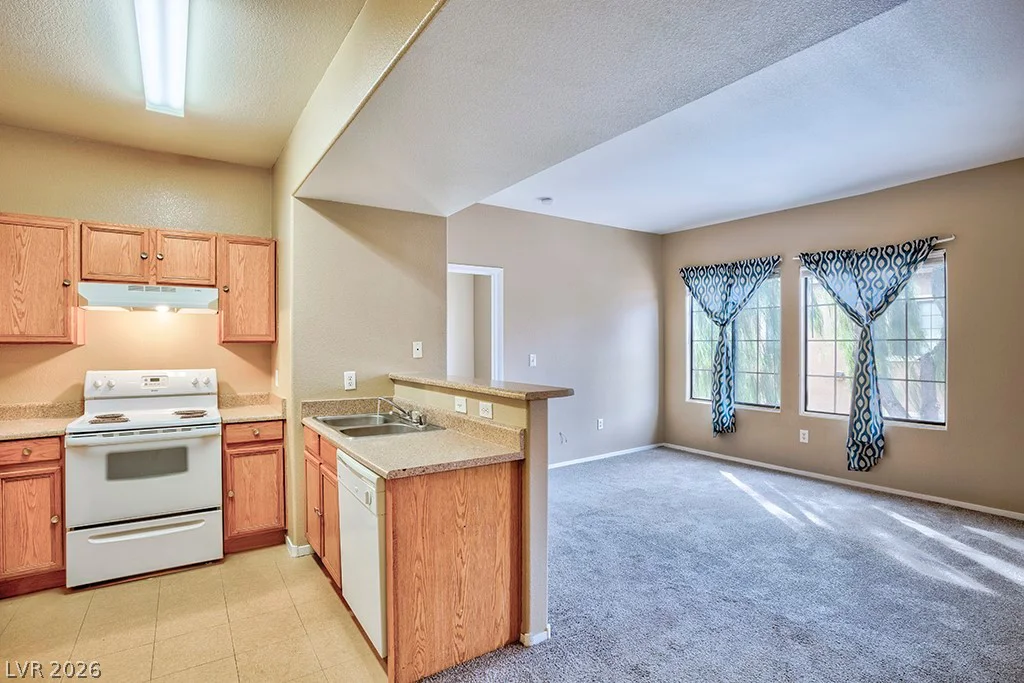 2161 Hussium Hills, Las Vegas, NV 89108