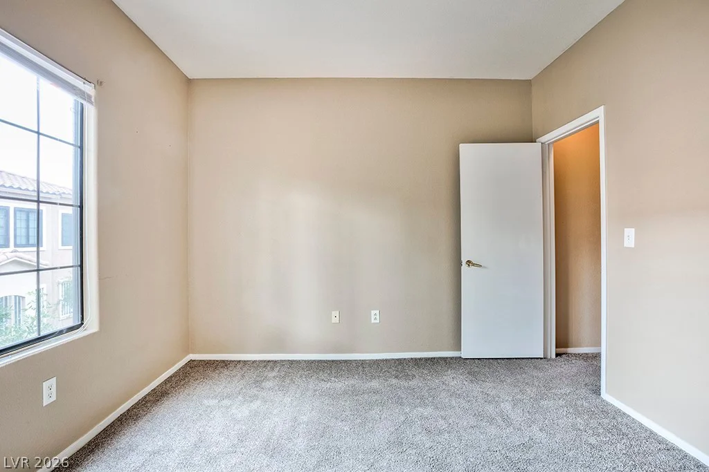 2161 Hussium Hills, Las Vegas, NV 89108