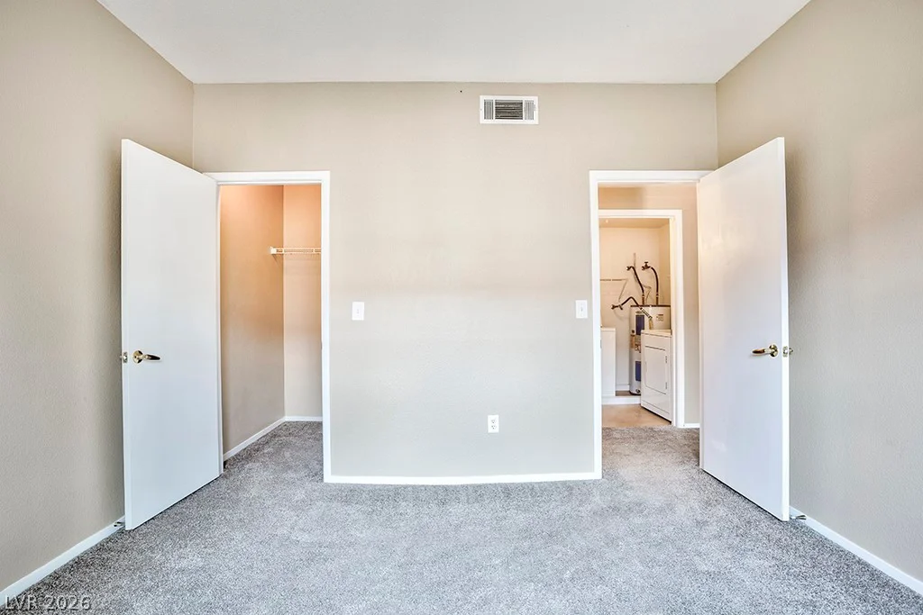 2161 Hussium Hills, Las Vegas, NV 89108
