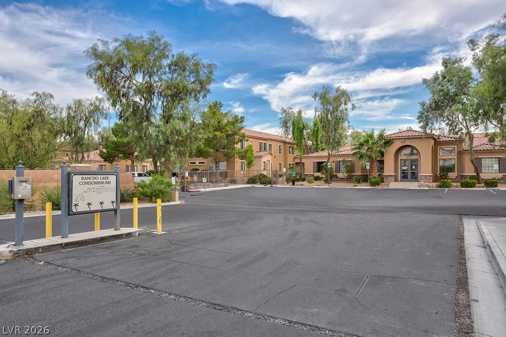 2161 Hussium Hills, Las Vegas, NV 89108