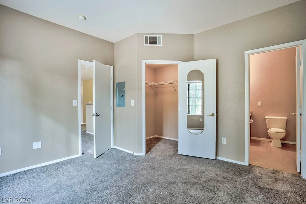 2161 Hussium Hills, Las Vegas, NV 89108